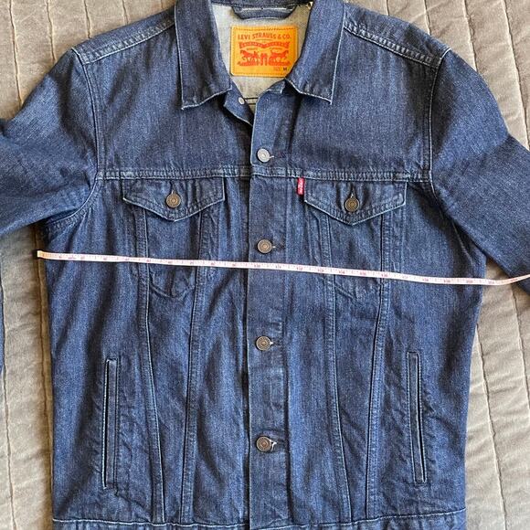 Levi's Denim Jacket, dark wash, men's size M - Picture 4 of 8